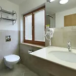فندق Hvezda بيك بود سنيزكو