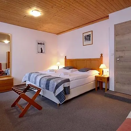 Hvezda Otel 3*